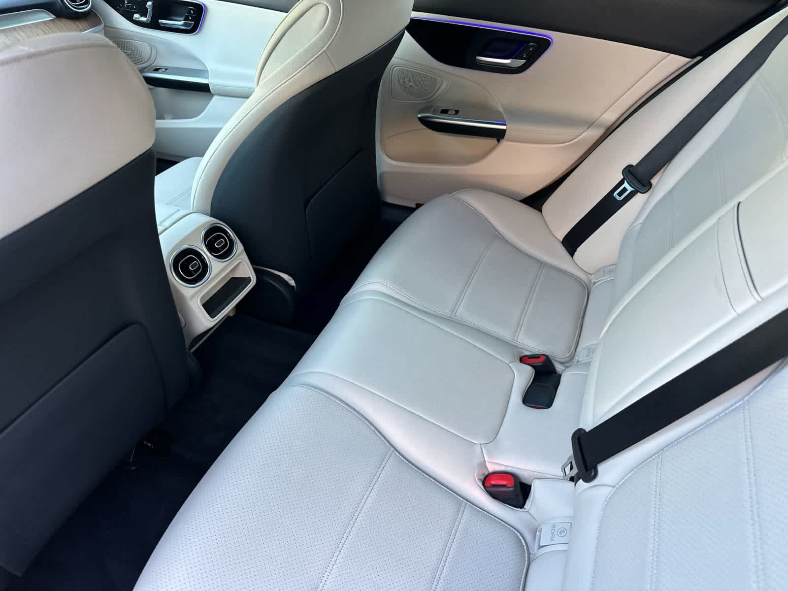 Used 2023 Mercedes-Benz C 300 Sedan image 4