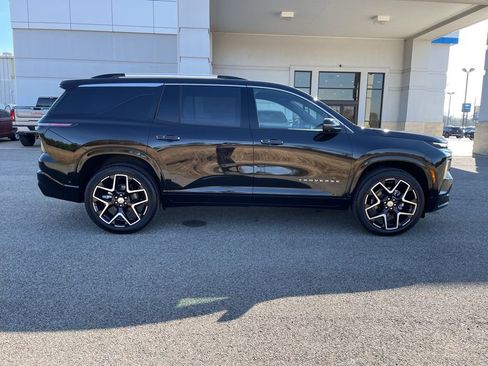 New 2026 Chevrolet Traverse High Country w/ LPO, Floor Liner Package FWD image 6