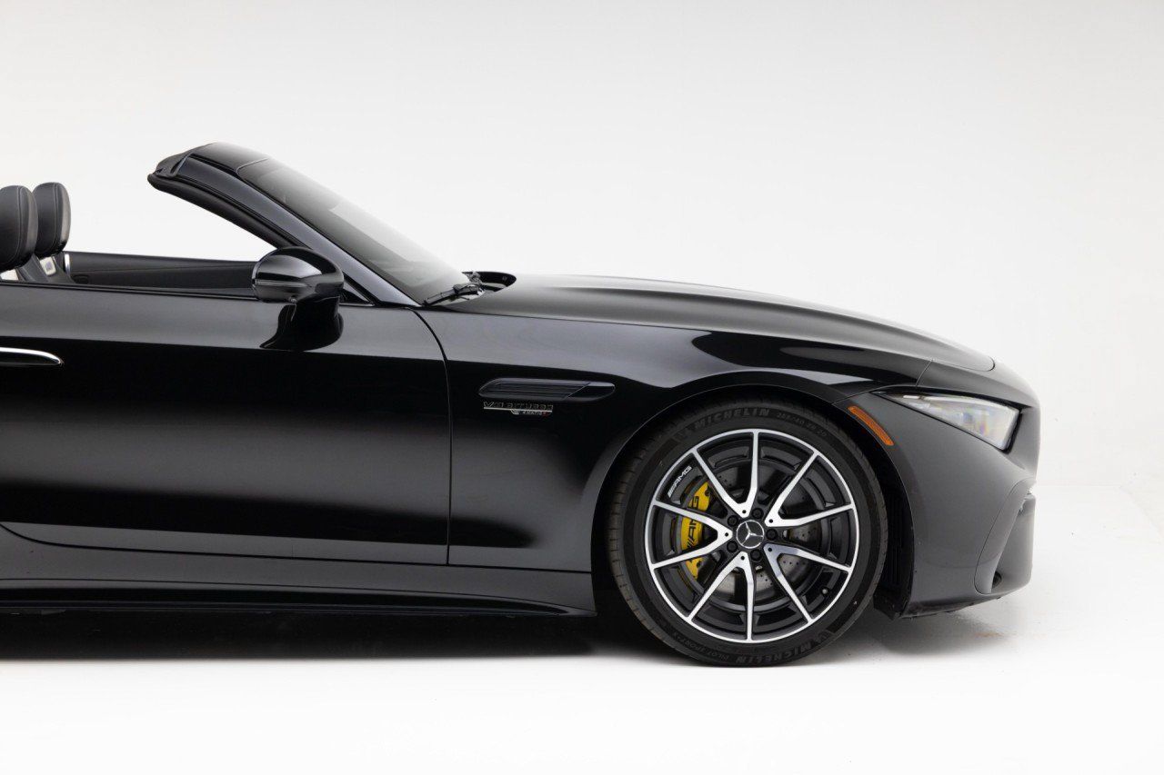 Used 2022 Mercedes-Benz SL 63 AMG 4MATIC w/ AMG Aerodynamic Package image 39
