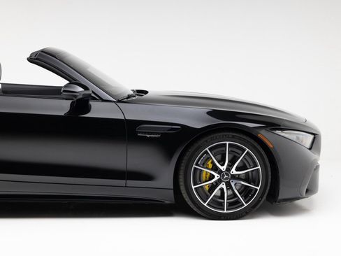 Used 2022 Mercedes-Benz SL 63 AMG 4MATIC w/ AMG Aerodynamic Package image 39