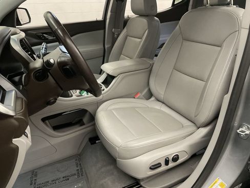 Used 2023 GMC Acadia SLT w/ Preferred Package FWD image 13