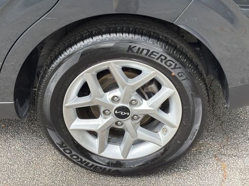 Used 2025 Kia Soul LX w/ LX Technology Package FWD image 29