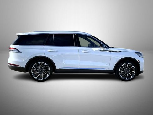 New 2026 Lincoln Aviator Reserve image 4