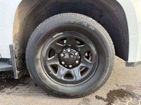 Used 2019 Chevrolet Tahoe 4WD w/ Remote Keyless Entry Package image 9