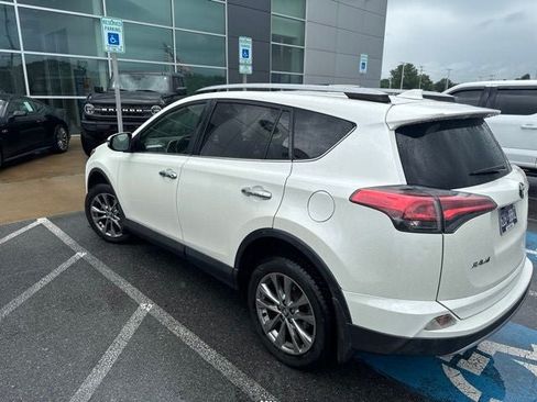 Used 2018 Toyota RAV4 Limited FWD image 7