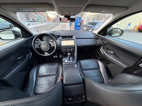Used 2018 Jaguar E-PACE SE image 11