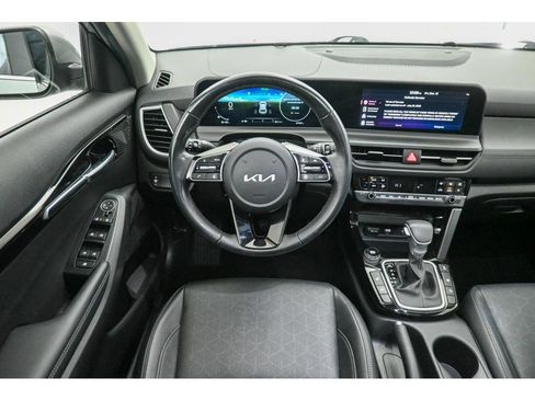 Used 2024 Kia Seltos EX image 27