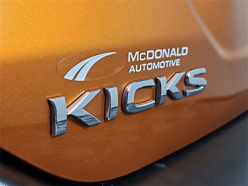 Used 2020 Nissan Kicks SR w/ SR Premium Package image 8