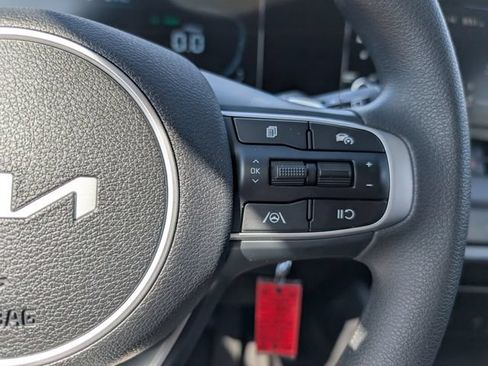 Used 2025 Kia Sportage LX FWD image 20
