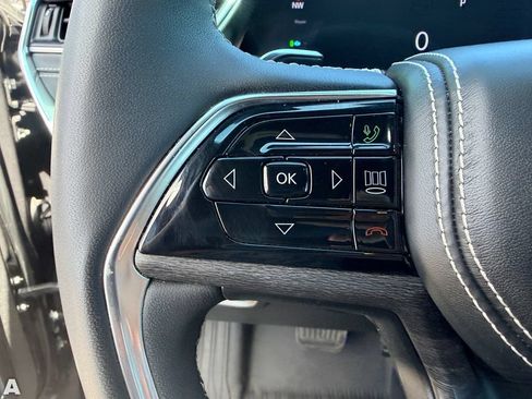 Certified 2024 Jeep Grand Cherokee Overland w/ Luxury Tech Group IV AWD/4WD image 21