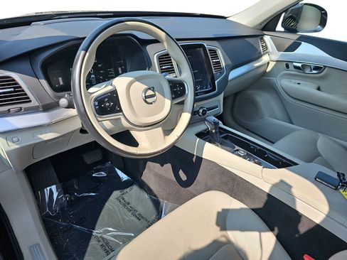Used 2018 Volvo XC90 T5 Momentum w/ Convenience Package AWD/4WD image 13