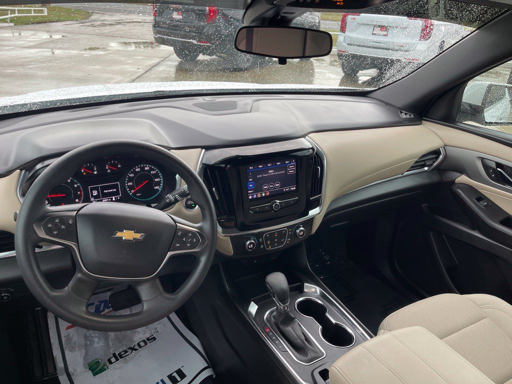 Used 2022 Chevrolet Traverse LS AWD/4WD image 8