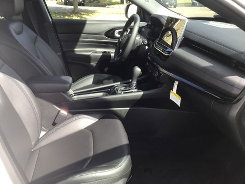 New 2026 Jeep Compass Limited w/ Sun, Sound & Navigation Group image 9