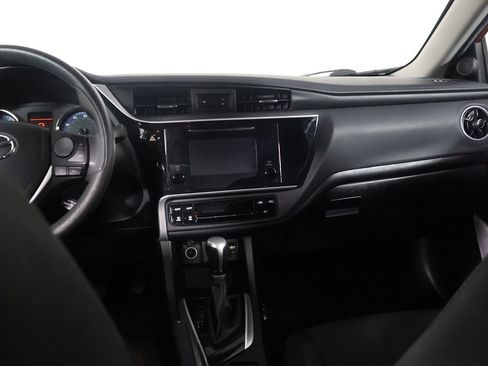 Used 2019 Toyota Corolla LE image 30