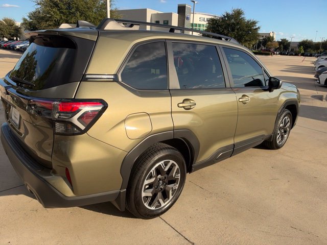 Used 2026 Subaru Forester Premium w/ Base/Premium Package AWD/4WD image 3