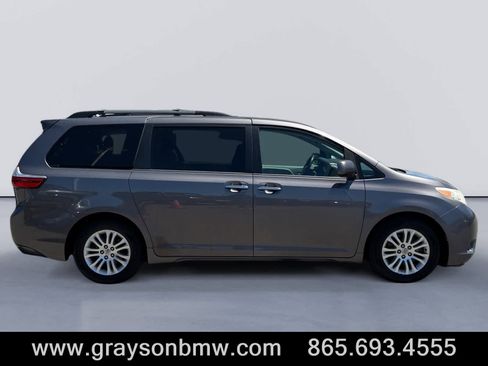 Used 2015 Toyota Sienna XLE w/ XLE Navigation Package FWD image 2