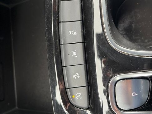 Used 2021 Buick Envision Essence w/ Technology Package I image 15