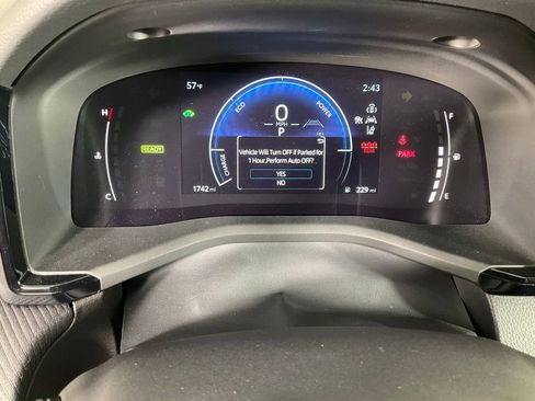 Used 2025 Toyota Camry SE image 16