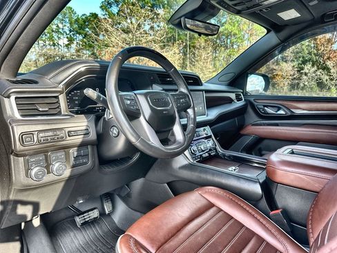 Certified 2023 GMC Yukon XL Denali Ultimate w/ LPO, Floor Liner Package image 10