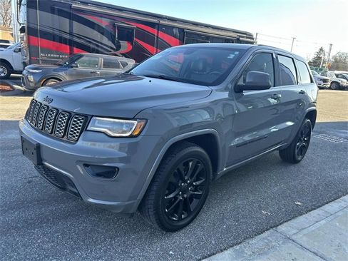Used 2022 Jeep Grand Cherokee Laredo X image 7