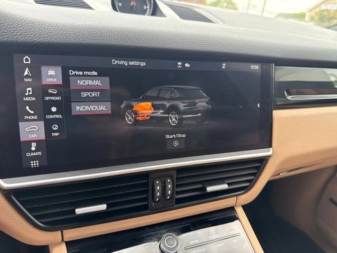 Used 2020 Porsche Cayenne AWD/4WD image 26