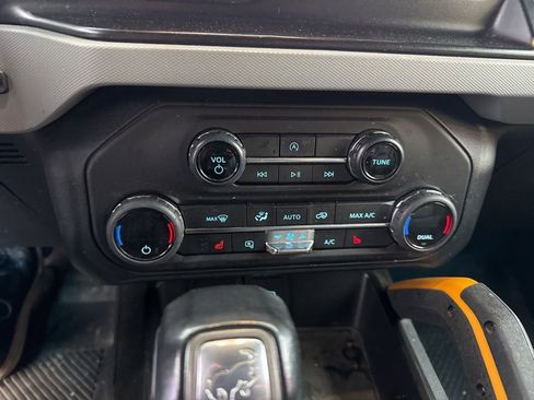 Used 2021 Ford Bronco Badlands image 15