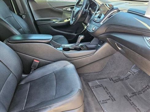 Used 2018 Chevrolet Malibu Premier w/ Premier Sun and Wheel Package FWD image 20