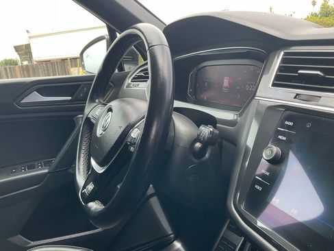 Used 2019 Volkswagen Tiguan SEL Premium R-Line image 32
