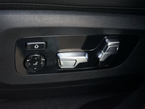 Used 2026 BMW X6 xDrive40i AWD/4WD image 23