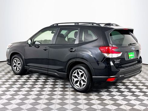 Used 2023 Subaru Forester Premium AWD/4WD image 6