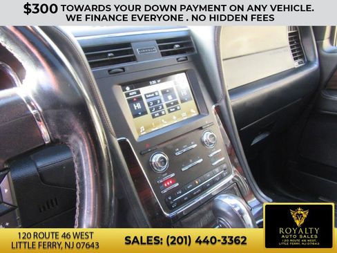 Used 2016 Lincoln Navigator Reserve image 17