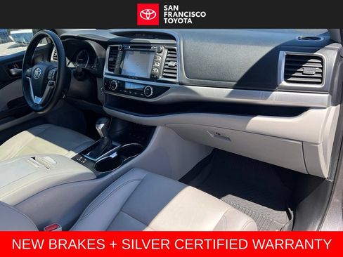 Certified 2019 Toyota Highlander XLE AWD/4WD image 24
