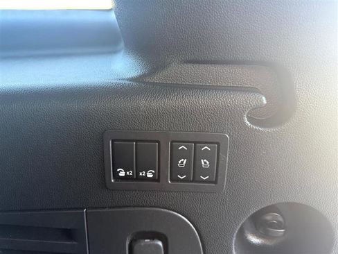 Used 2019 Chevrolet Suburban LT image 42