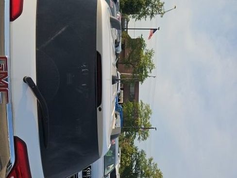 Used 2017 GMC Acadia Denali w/ Technology Package AWD/4WD image 6