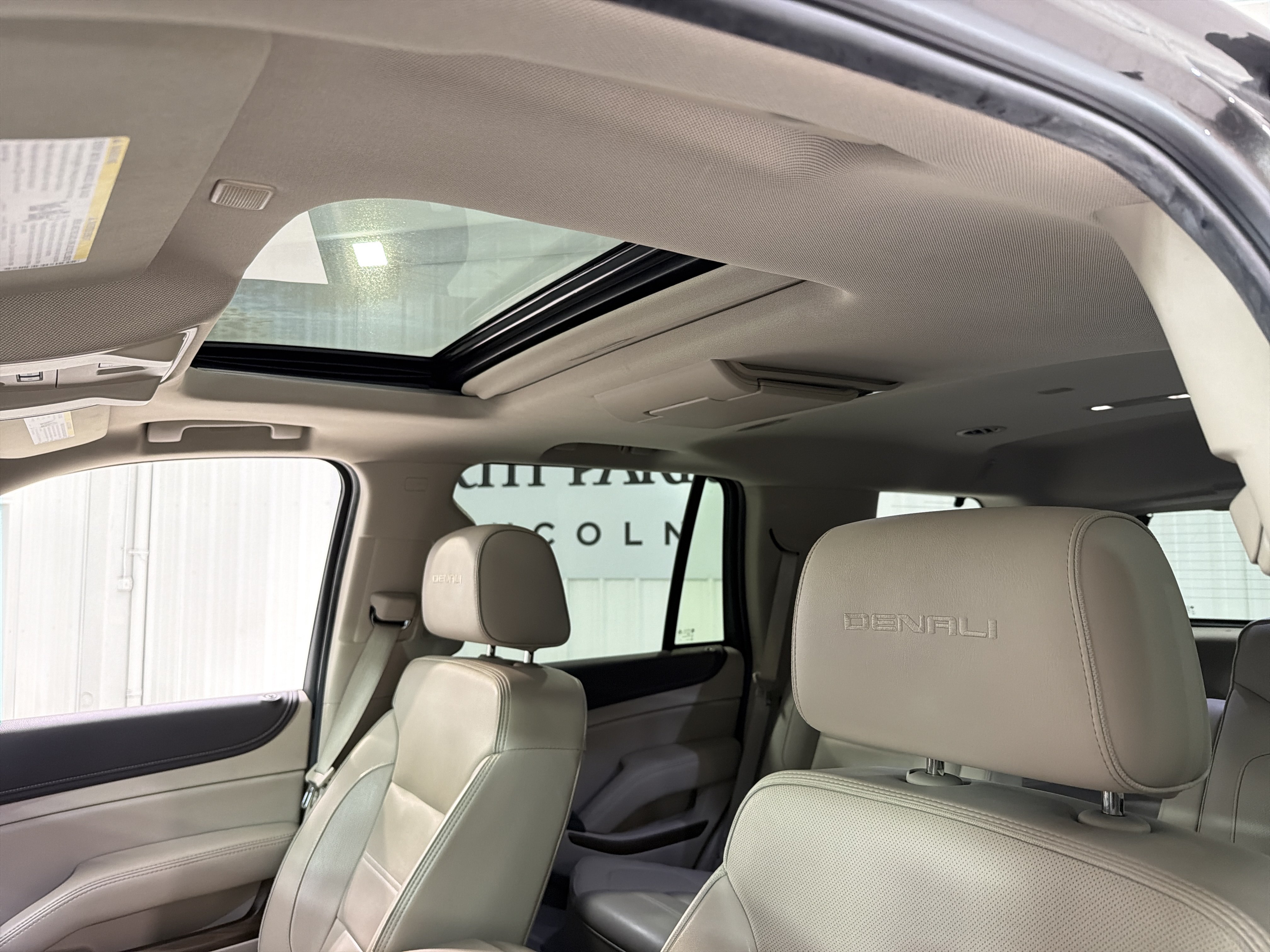 Used 2019 GMC Yukon Denali w/ Denali Ultimate Package RWD image 10