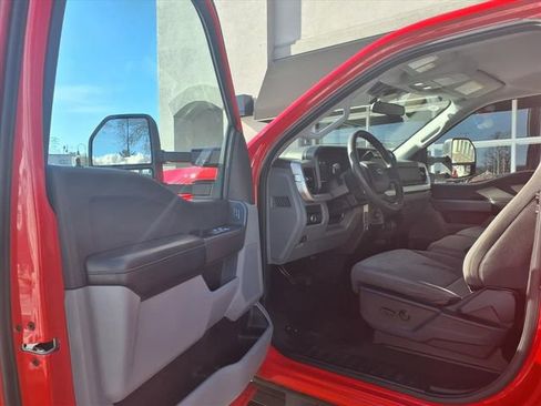 Used 2025 Ford F350 XLT image 12