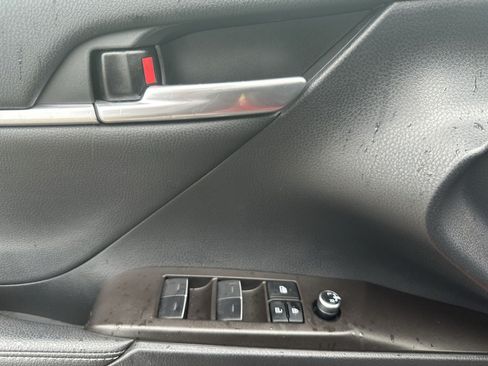 Used 2023 Toyota Camry XSE FWD image 21