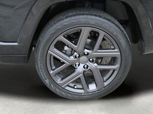 Used 2024 Jeep Compass Limited w/ High Altitude Package AWD/4WD image 9