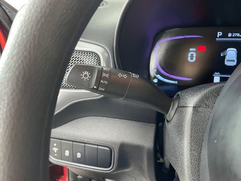 Certified 2023 Kia Soul LX w/ LX Technology Package image 13