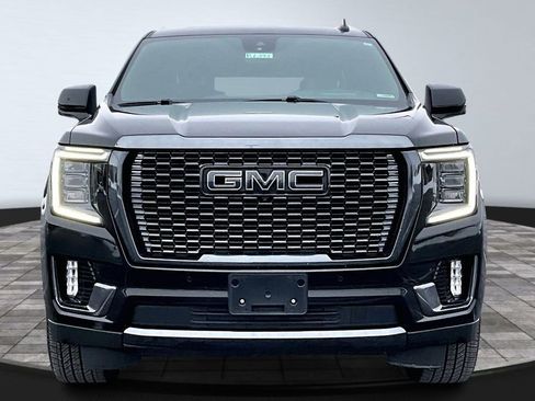 Used 2023 GMC Yukon XL Denali Ultimate AWD/4WD image 3