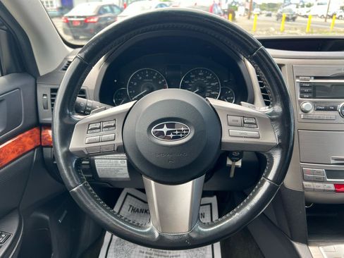 Used 2011 Subaru Outback 2.5i Limited w/ PWR Moonroof Pkg AWD/4WD image 18