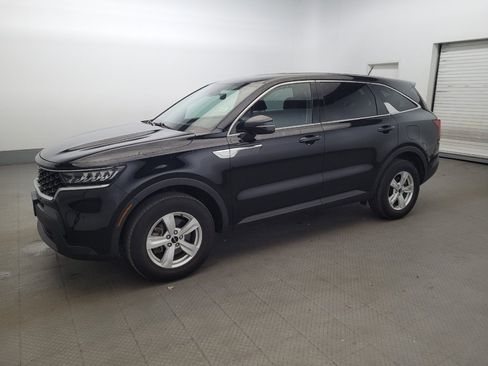 Used 2022 Kia Sorento LX AWD/4WD image 2