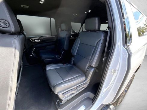 Used 2024 Chevrolet Suburban Z71 w/ Luxury Package image 26
