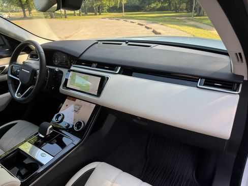 Used 2023 Land Rover Range Rover Velar R-Dynamic S image 25