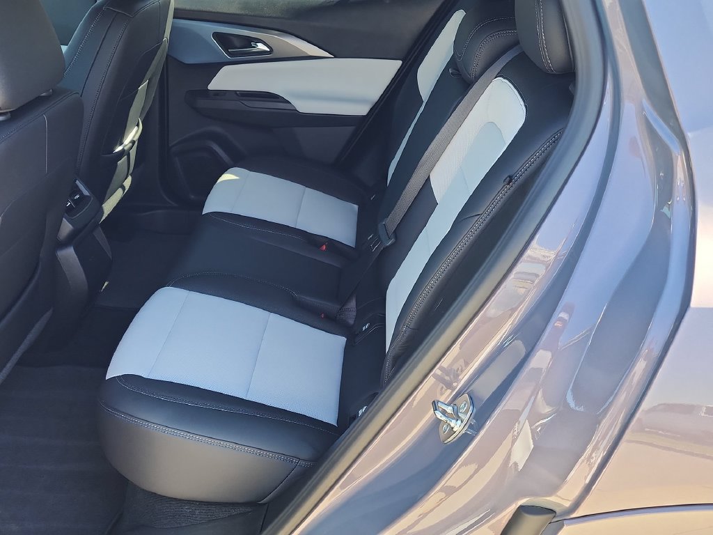 Used 2024 Chevrolet Equinox EV LT FWD image 22