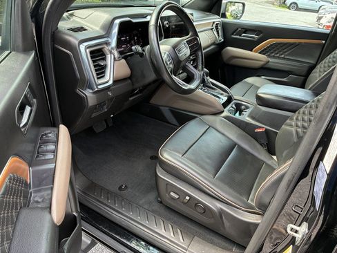 Used 2023 GMC Canyon Denali AWD/4WD image 10