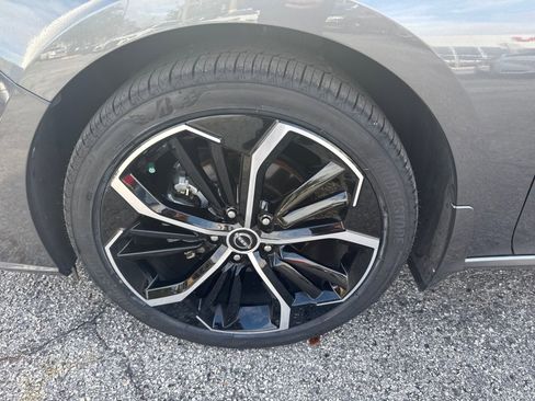 Certified 2025 Nissan Altima 2.5 SR image 10