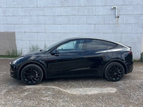 Used 2023 Tesla Model Y Long Range AWD/4WD image 7