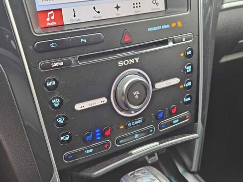 Used 2017 Ford Explorer Sport w/ Equipment Group 401A AWD/4WD image 18