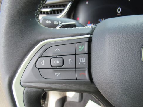 Used 2025 Jeep Grand Cherokee L Laredo RWD image 24